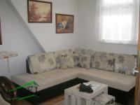 Se izdava namesten stan vo Skopje, Novo Lisiche so povrshina od 63 m2.
 Ekstra: Klima, Centralno Parno.
 Cena: 300 EUR